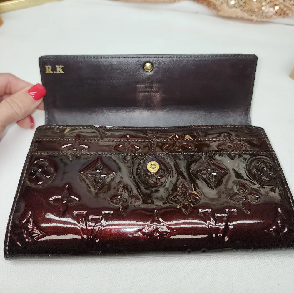 Authentic Louis Vuitton Amarante Monogram Vernis Sarah Wallet W/ Box AND COA